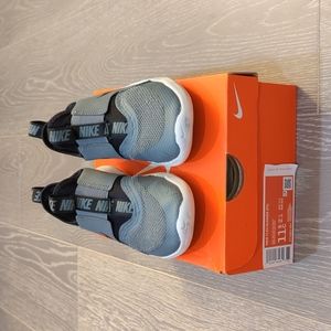 Nike Flex Runner (Boys 11.5C)